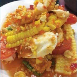 ส้มตำข้าวโพดไข่เค็ม