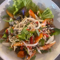 ยำไข่เยี่ยวม้า หมูสับ