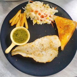 ปลาย่างน้ำจิ้มซีฟู้ด