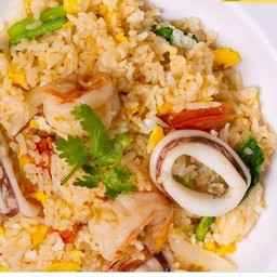 ข้าวผัดทะเลกุ้ง+หมึก