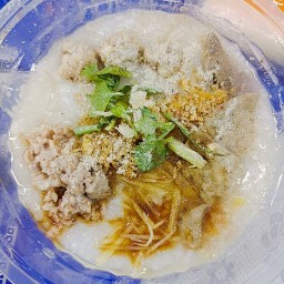 ร้านโจ๊กแม่เลี้ยงเดี่ยวหน้าตลาดสดคูขวาง