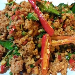 กระเพราหมูราดข้าวราคาประหยัด