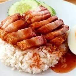 ข้าวหมูกรอบบะหมี่เกี๊ยวลูกสาว