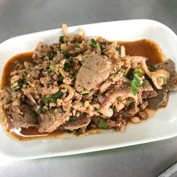 ลาบหมูใส่ตับ