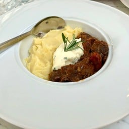 แก้มวัวอบไวน์แดง