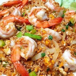 ข้าวผัดถาด กุ้ง