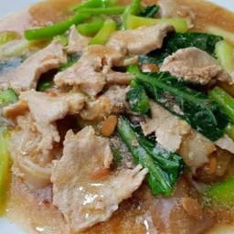 ราดหน้า หมู