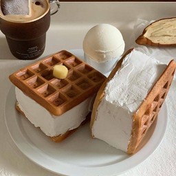 WAFFLE HAEYO (วาฟเฟิลเกาหลี + ครีมสด/วาฟเฟิลไอศครีมเกาหลี) วาฟเฟิล แฮโย