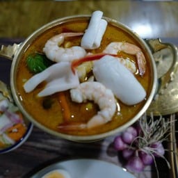 ขนมจีนเขียวหวานปลาหมึกล้วน