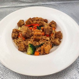 มาม่าผัดขี้เมาหมูกรอบจำแลง