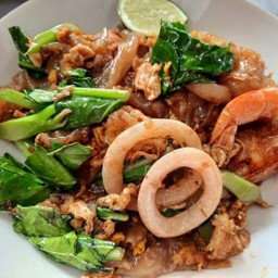 Stir-Fried Noodle with Seafood