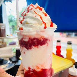 สตรอเบอรี่นมสด