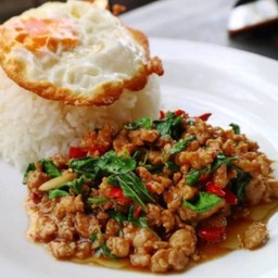 กระเพราคอนโด หลังมอ.จันเกษม ซ.เสือใหญ่ อุทิศ