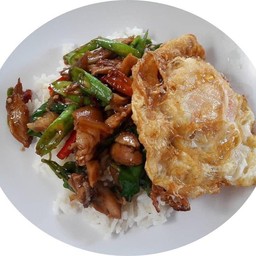 ข้าวกะเพราขาหมู