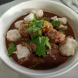 เตี๋ยวหมูเด้ง น้ำตก พิเศษ