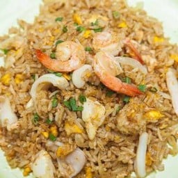 ข้าวผัดทะเล กุ้ง หมึก