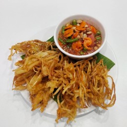 ตำไทเห็ดเข็มทองทอดกรอบ