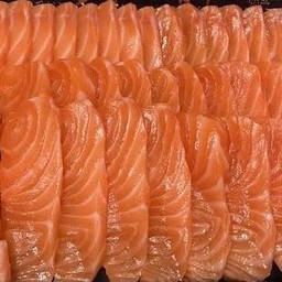 แซลมอนซาชิมิครึ่งโล (500 กรัม)