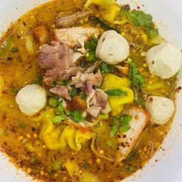 บะหมี่ฟลุ๊ค หน้าหมู่บ้านคาซ่า