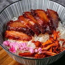 ข้าวหน้าหมูย่างซอสน้ำผึ้ง