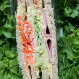 แซนวิช ปูอัดไข่กุ้งโบโลน่าไก่