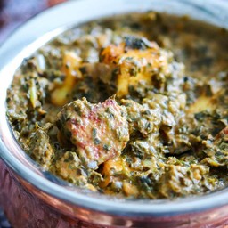 แกงพาเนียร์ผักโขมและผักปวยเล็ง Saag Paneer