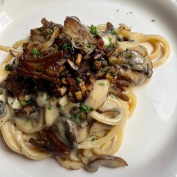 Creamy Mushroom Stroganoff (Vegetarian)