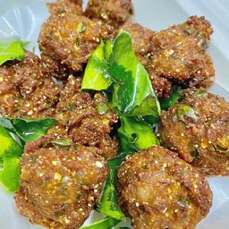 ลาบเนื้อทอด
