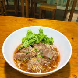 ก๋วยเตี๋ยวซี่โครงหมูตุ๋น