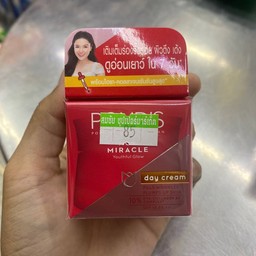 ครีมพอนด์ เอจ มิราเคิล สีเเดง กลางวัน SPF18pa++ ขนาด 10กรัม