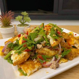 ยำไข่ดาว