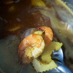แกงเหลืองกุ้งใส่มะละกอ