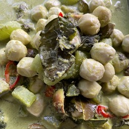 ข้าวขาหมู-หมี่เครื่องใน บาย เจ๊พัต หลัง โรงพยาบาลวัฒนแพทย์