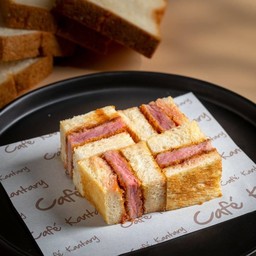 แซนวิชเนื้อทอดทงคัตสึแบบญี่ปุ่น