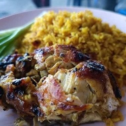 ข้าวหมกไก่ย่าง พิเศษ  ไก่ 2 ชิ้น