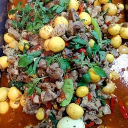 ข้าวแกงเจ๊เอิน ตลาดโพธิสาร