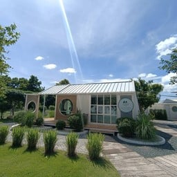 เพาะความรัก cafe & farm