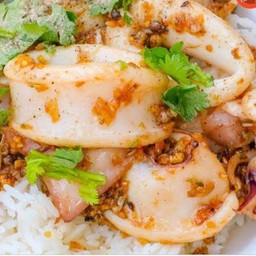 ปลาหมึกกระเทียม