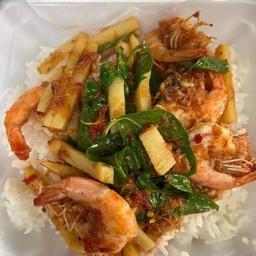 พริกแกงกุ้งหน่อไม้ดองราดข้าว