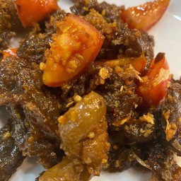ข้าวเนื้อทอดกระเทียม