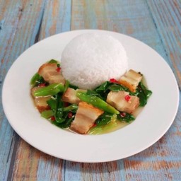 ข้าว+คะน้าหมูกรอบ