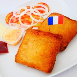 พิซซ่าทอดไส้กรอกชีส