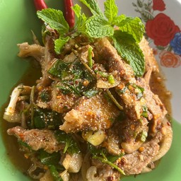น้ำตกคอหมูย่าง