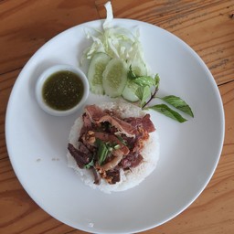 ข้าวหน้าเนื้อตุ๋น
