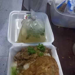 ไข่เจียวหมูสับ+หมูทอดกระเทียม+ไข่ดาว+ข้าว+โอวัลตินภูเขาไฟ