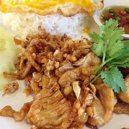 ไก่กระเทียม