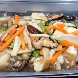 กับข้าวผัดเห็ดรวมซอสเห็ดหอม เจ