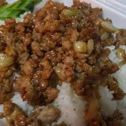 ทอดกระเทียมราดข้าว