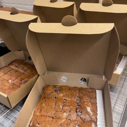 บ้าบิ่นถาดเหลี่ยม แป้งหนานุ่ม 9ชิ้น