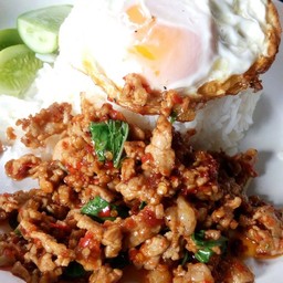ข้าวกะเพราหมูสับรสเด็ด